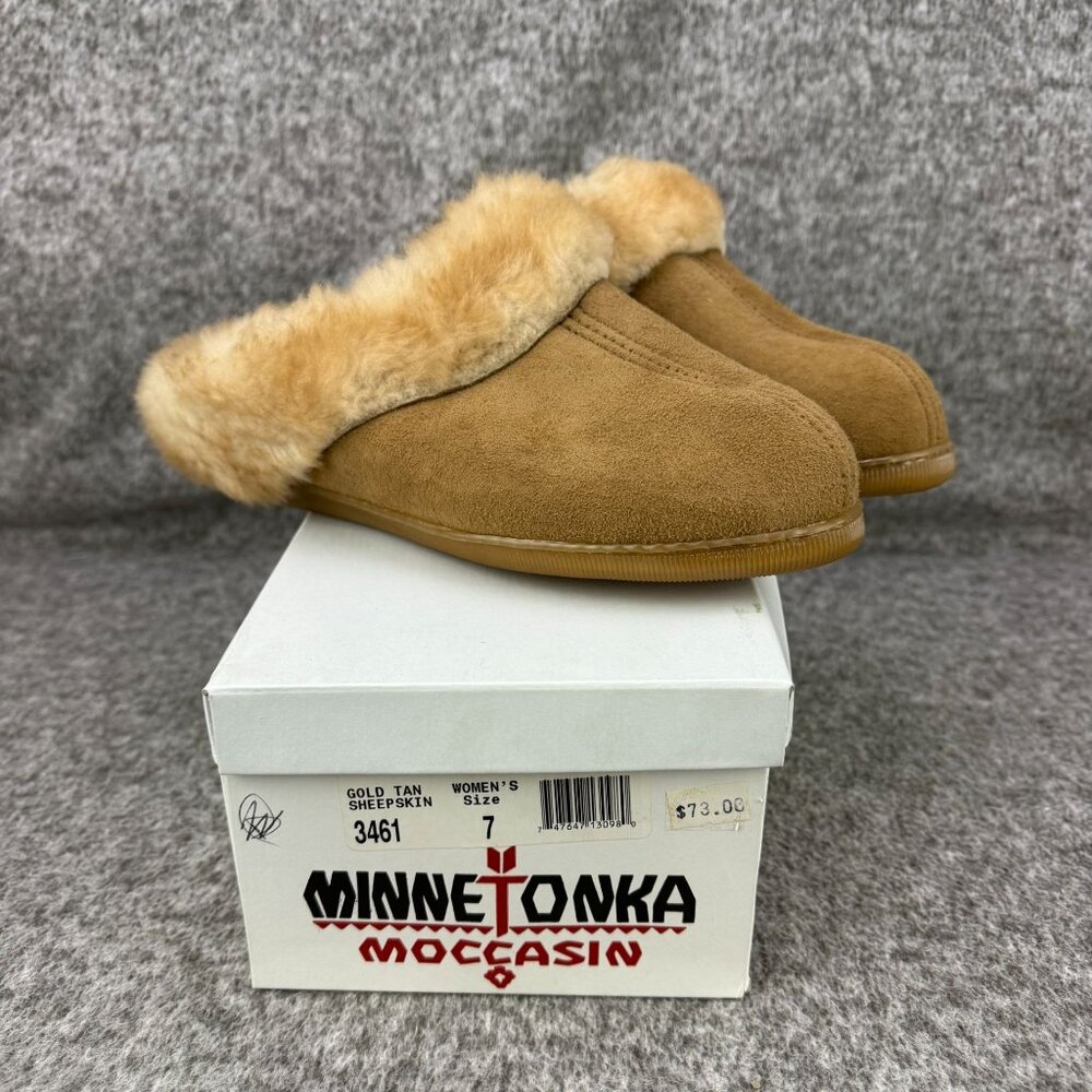 ✅Women's 7 Minnetonka Gold Tan Sheepskin Moccasin Slippers Soft Suede Mules 3461